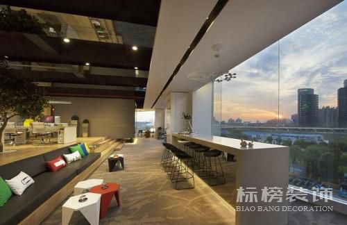 深圳办公室装修如何选择好家居？